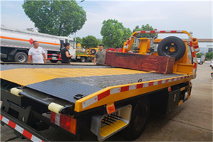 颍州附近拖车电话号码服务